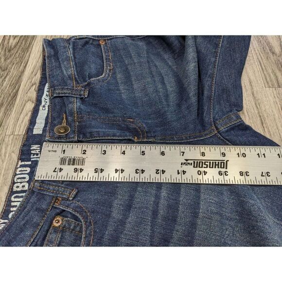 DKNY Womens Size 4 Short Pockets SOHO Bootcut Whiskered Denim Blue Jeans - Picture 10 of 11
